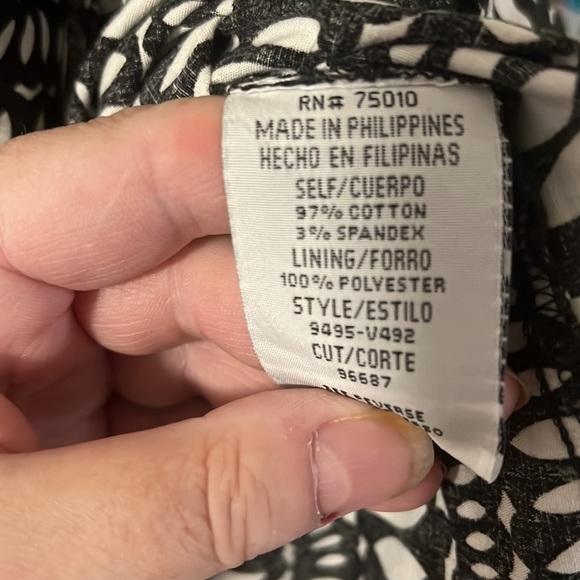 An awesome summer dress in black and white Made by Ricki’s and a size 14 - Picture 7 of 7